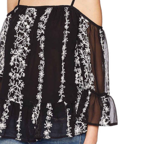 new ✦ R&J Couture ✦ Ruffled Cold Shoulder Top ✦ - Picture 10 of 12